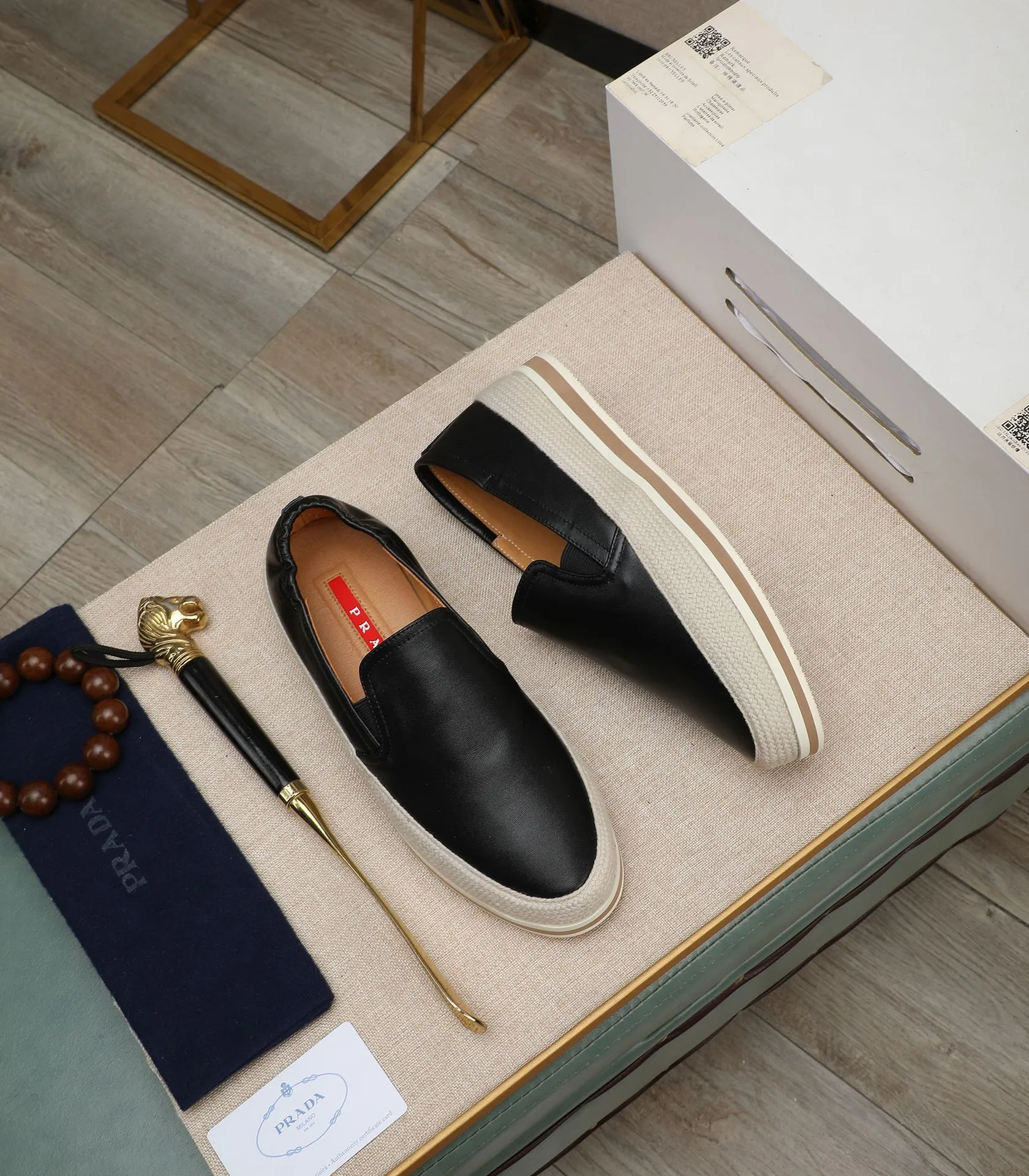 Men's men's shoes 💰460 high-end version. PRADA (Prada) men's casual style, compare the quality at the counter 🧚🏿♂️Imported cowhide fabric 🐎Water-dyed comfortable and soft cowhide lining for feet 🐂Genuine leather outsole with label 🎉 Size 38-44. Can be customized for 45💥🏆